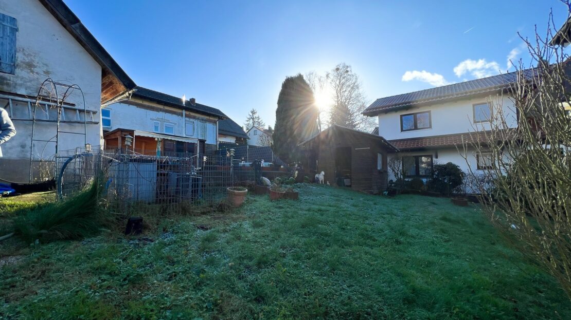 Garten mit Zugang zum Pool