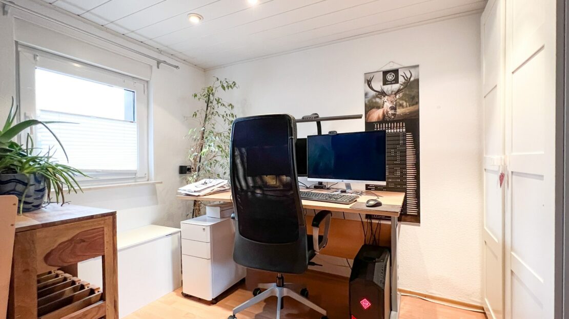 Büro EG