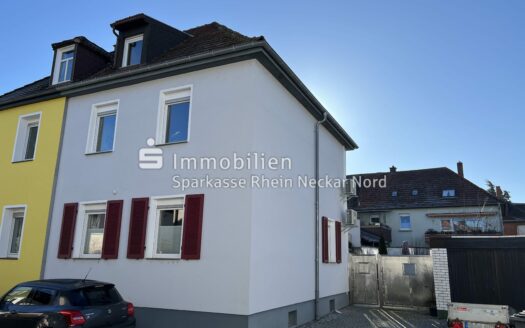Saniertes Haus mit Charme und Komfort in ruhiger Lage mit schönem Grundstück