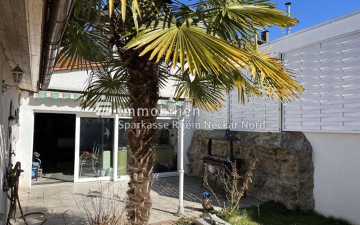 Besonderes Einfamilienhaus mit Pool, Sauna & Bar – Jetzt entdecken!!!