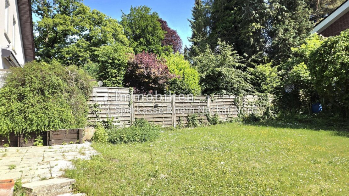 Garten mit Rasenfläche
