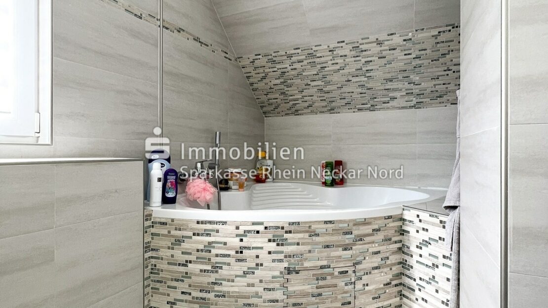 Eckbadewanne