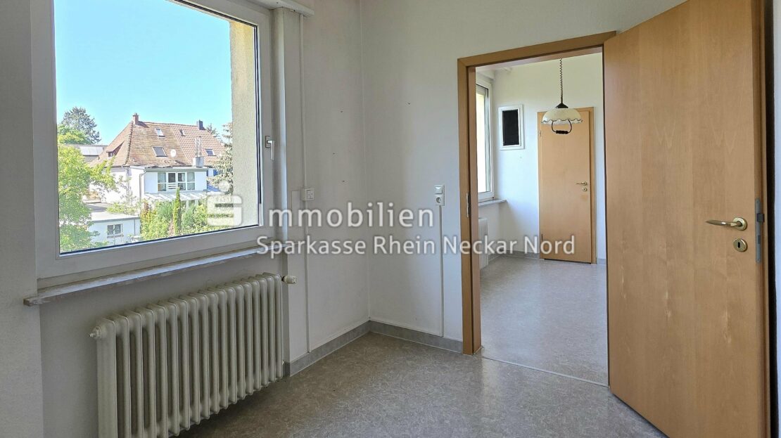 Blick auf Wohnraum und Esszimmer im Obergeschoss