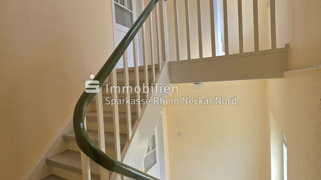 Blick auf Treppenhaus zur Dachgeschosswohnung