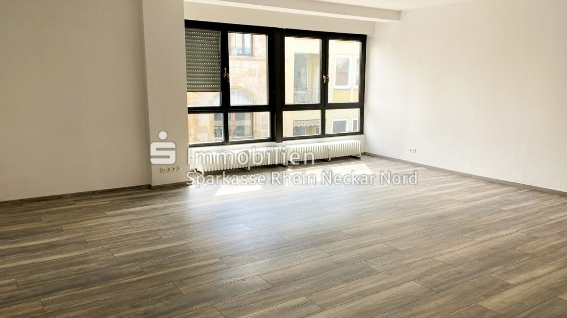Wohnzimmer aus Perspektive des Wohnungseingangs