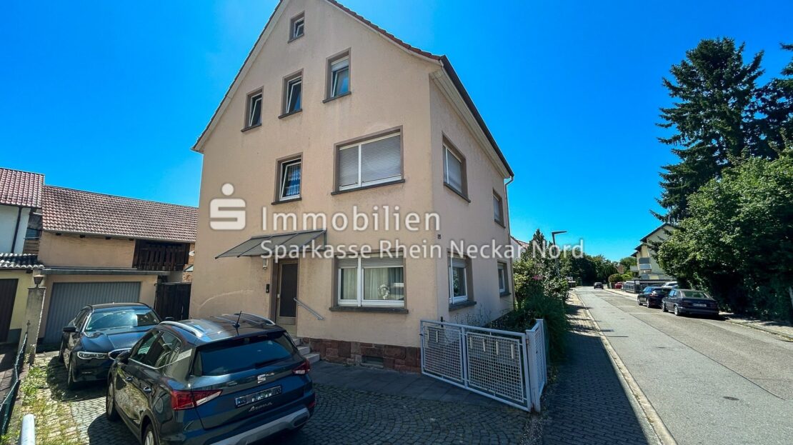 Ansicht des Eingangsbereichs des Hauses