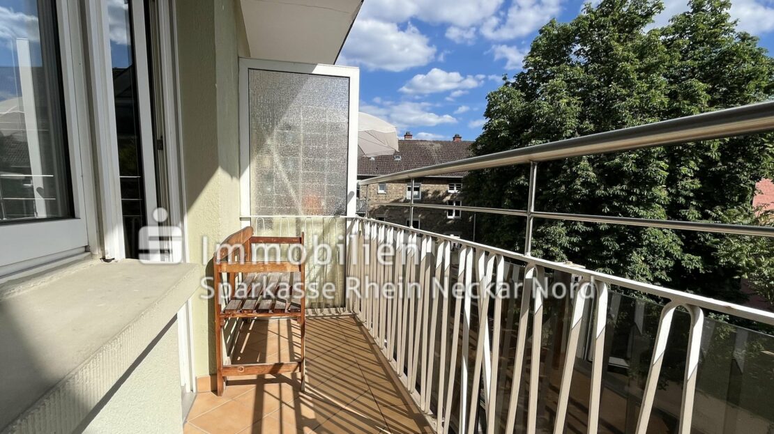 Balkon mit Sitzbank