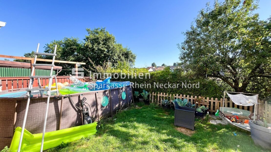 Garten mit Pool