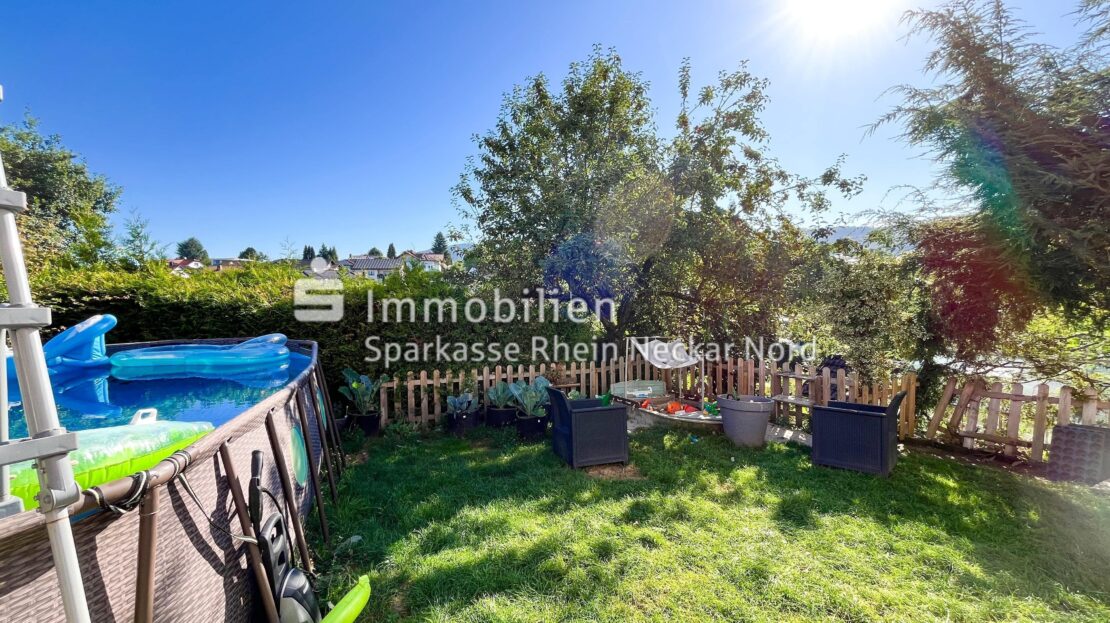 Garten mit Pool