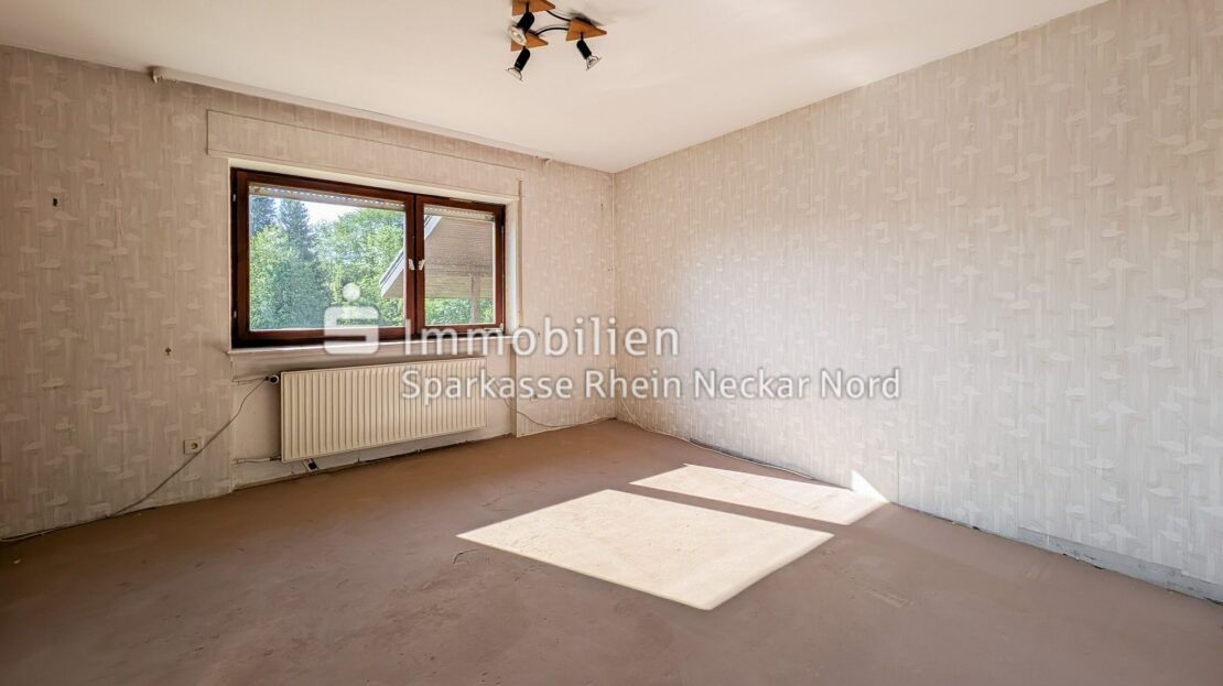 Kinderzimmer im EG mit Blick in den Garten