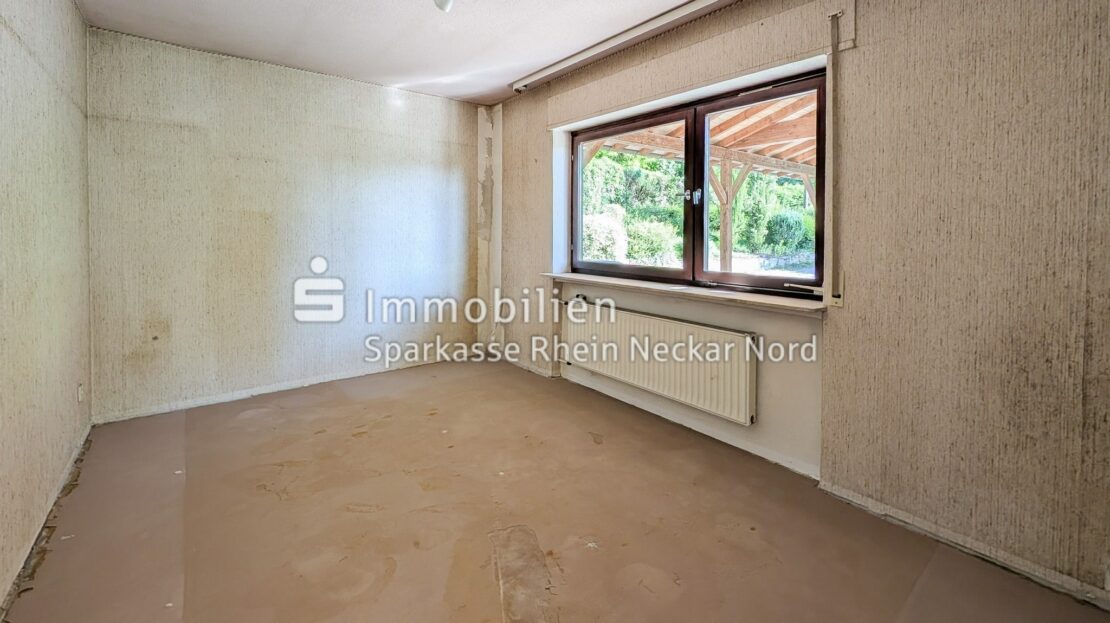 Kinderzimmer im EG mit Blick Richtung Carport