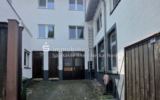 Investitionsmöglichkeit in Weinheim – Wohnhaus mit Potential in toller Lage