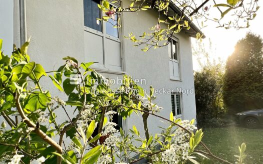 Attraktives Zweifamilienhaus in begehrter Wohnlage von Weinheim