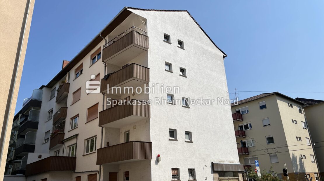 Rückansicht mit Balkon