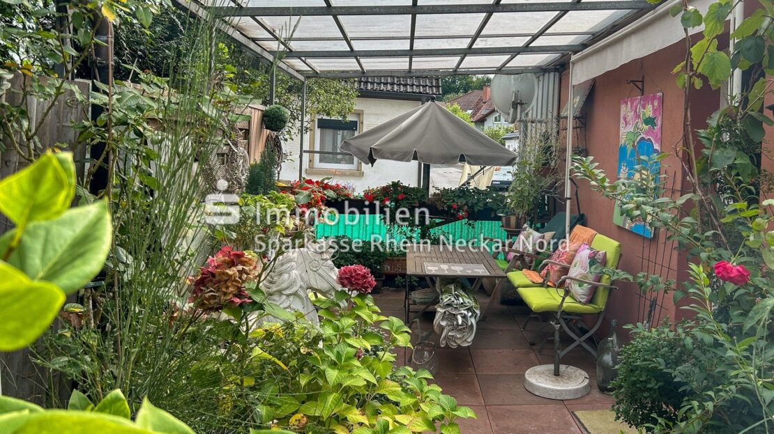 Dachterrasse über der Garage