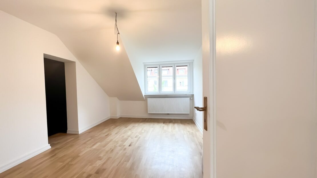 Schlafzimmer mit Stauraum