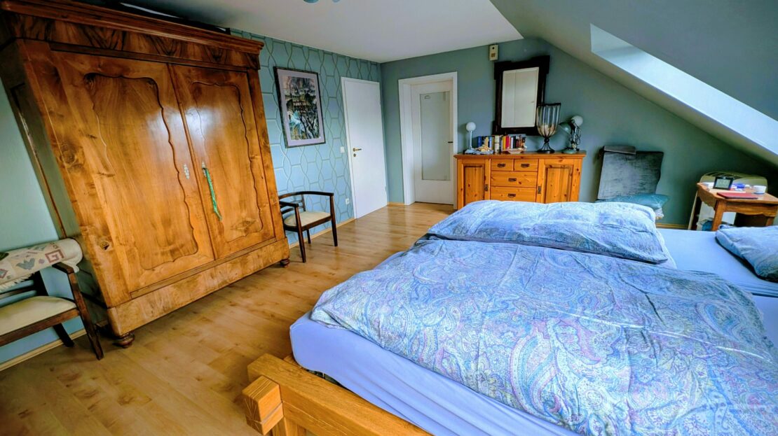 Schlafzimmer DG