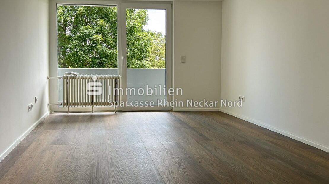 Zimmer Blickrichtung Balkon