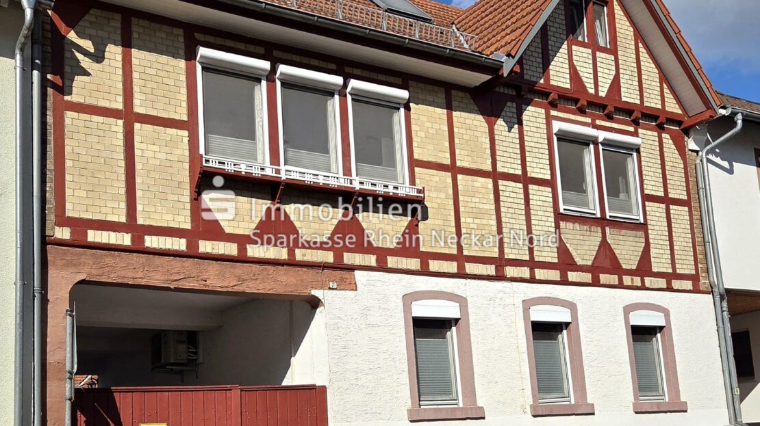 Hausansicht von der Straße aus