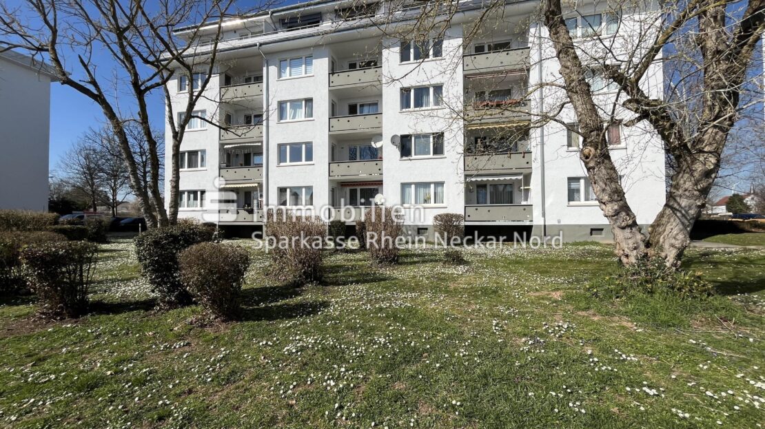 Hausansicht von der Straße aus