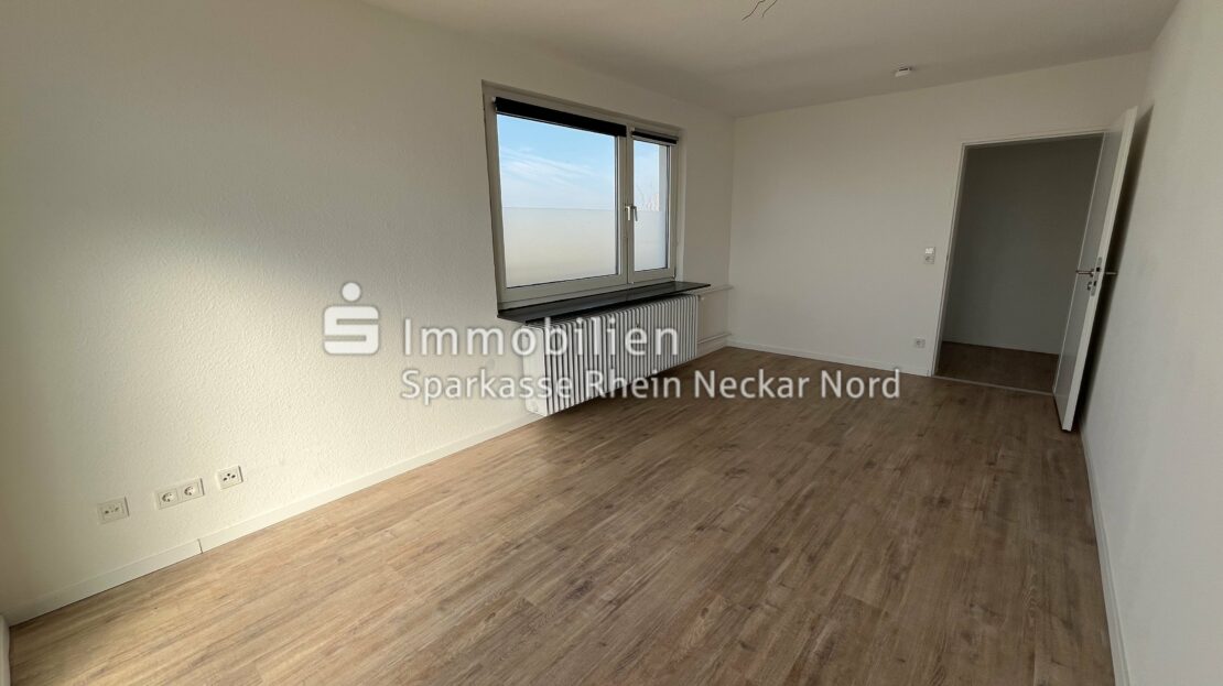 Wohnzimmer mit Blick zum Flur