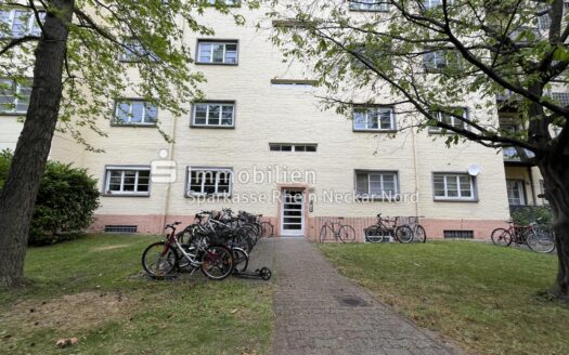 Exklusive 3-Zimmer-Wohnung in kulturdenkmalgeschütztem Gebäude mit Balkon