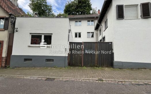 Investitionsmöglichkeit in Weinheim – Wohnhaus mit Potential in toller Lage