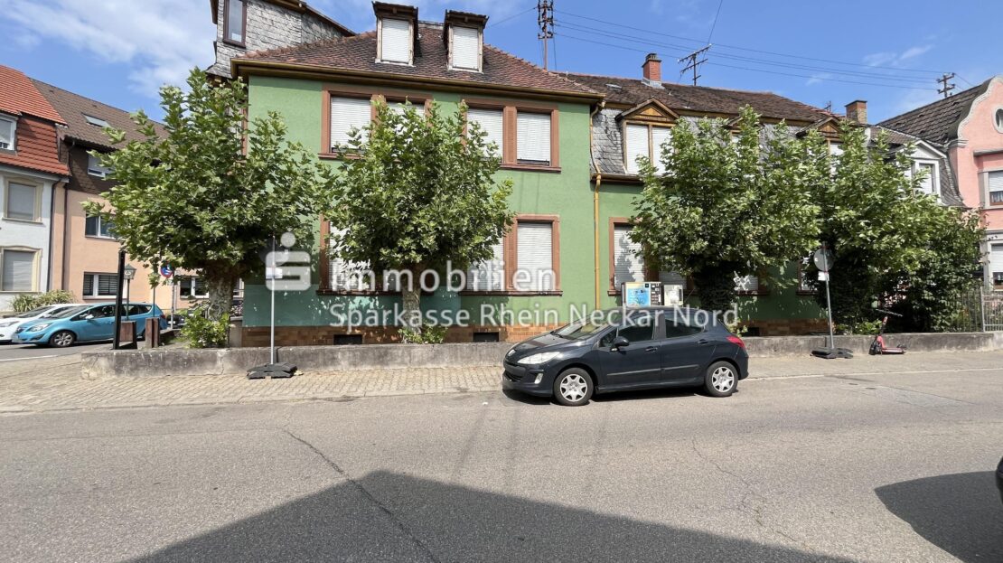 seitliche Hausansicht