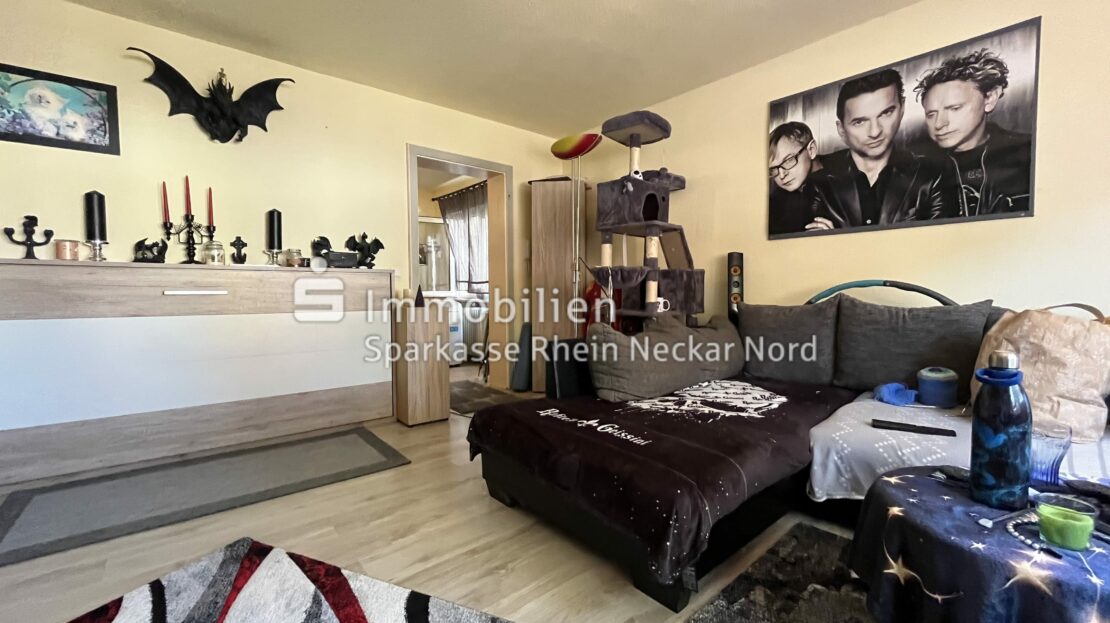 Wohnzimmer mit Blick zur Küche