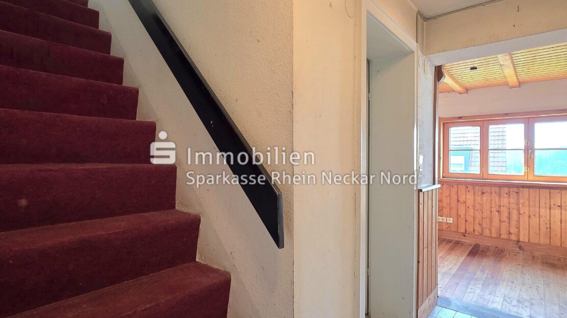 Treppenanlage zum OG