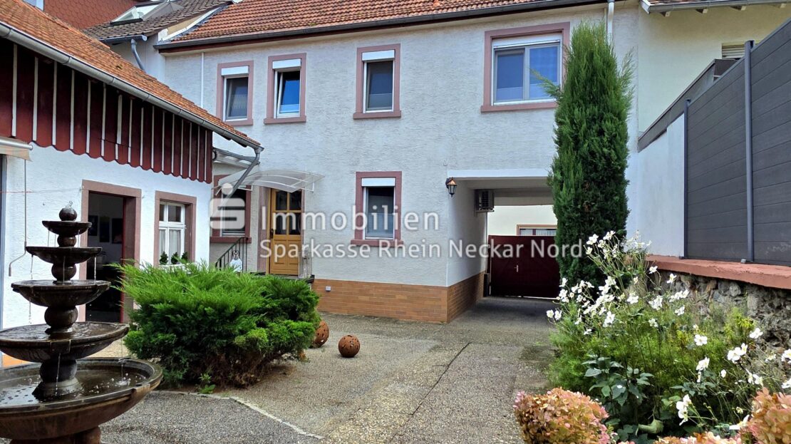 Blick auf Haus vom Innenhof