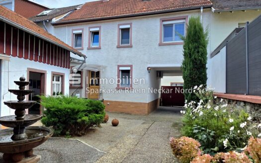 Einfamilienhaus auf großem Grundstück mit Scheune, Schuppen in Weinheim-Sulzbach