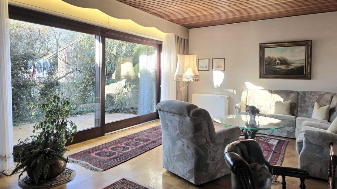 Wohnzimmer mit Terrassenblick