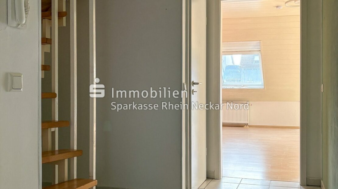 Flur DG-Wohnung rechts