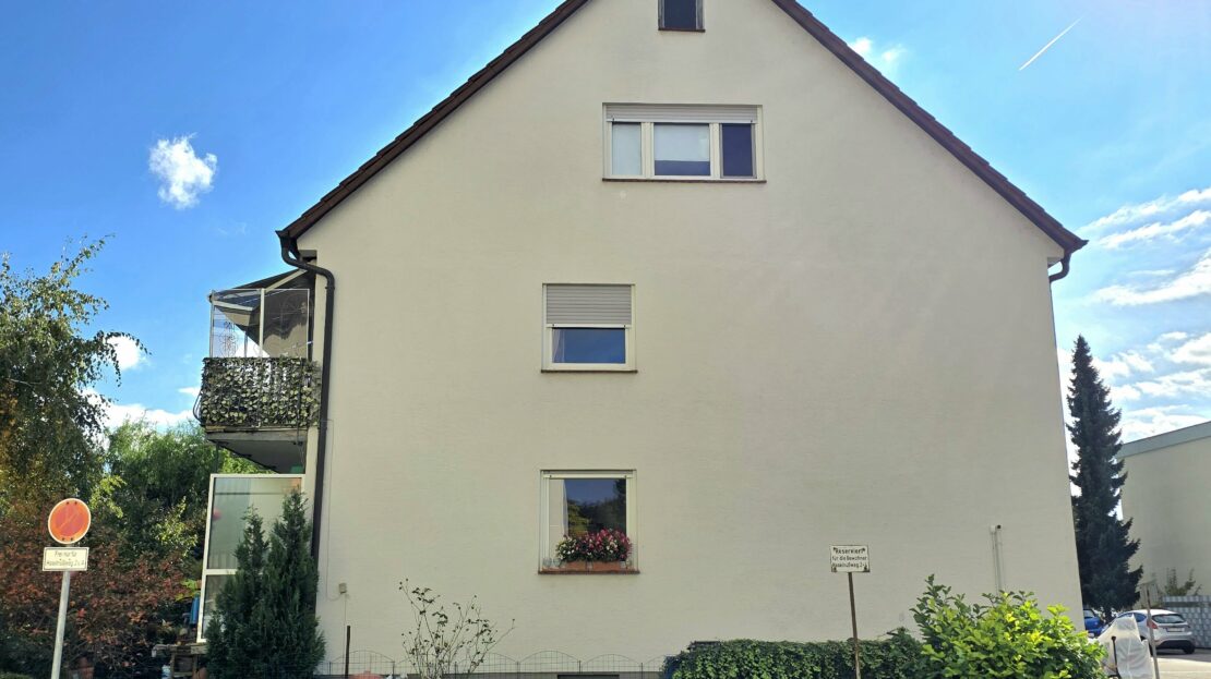 seitliche Hausansicht