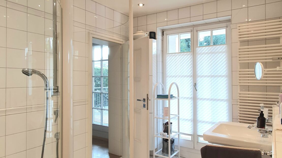 Master-ensuite-Bad im EG