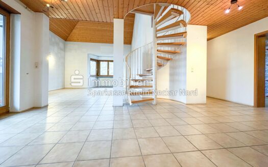 Ein Haus im Haus: Großzügige Maisonettewohnung im Herzen von Mannheim-Wohlgelegen