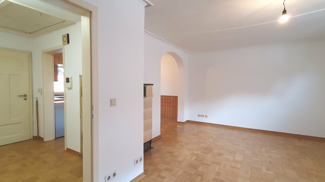 Blick v. Wohnraum in Flur OG