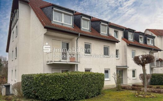 Lichtdurchflutete DG-Wohnung mit hohen Decken & TG-Stellplatz