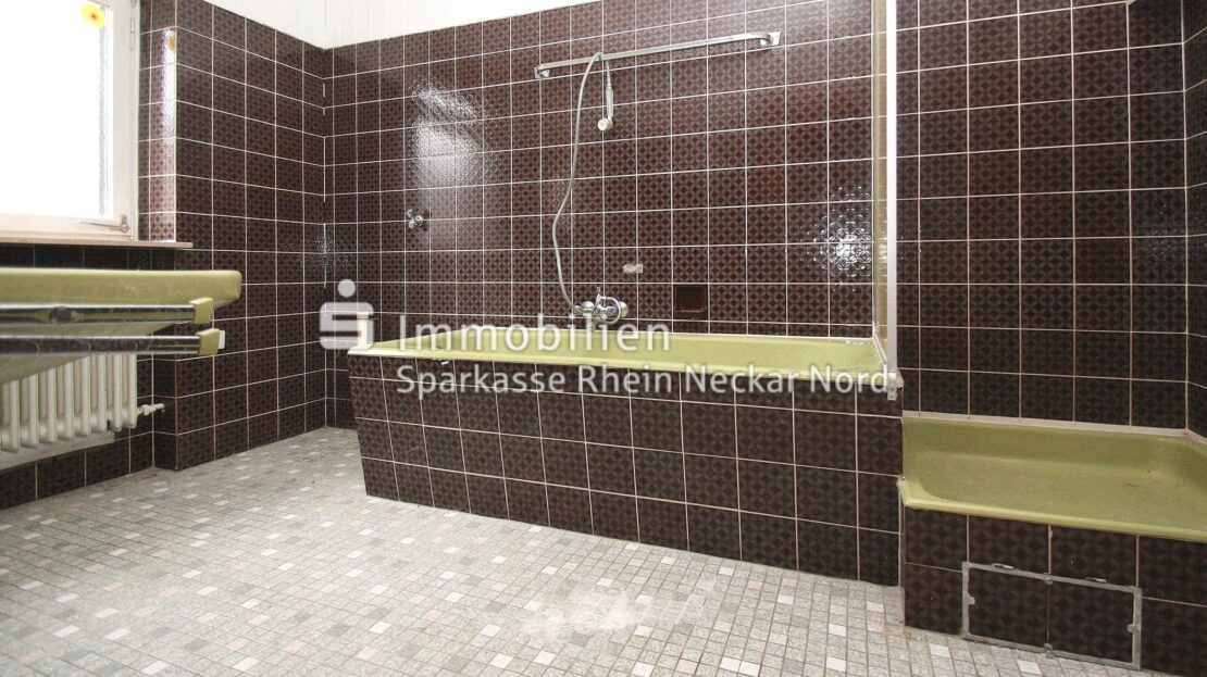 Derzeit Tageslichtbad EG