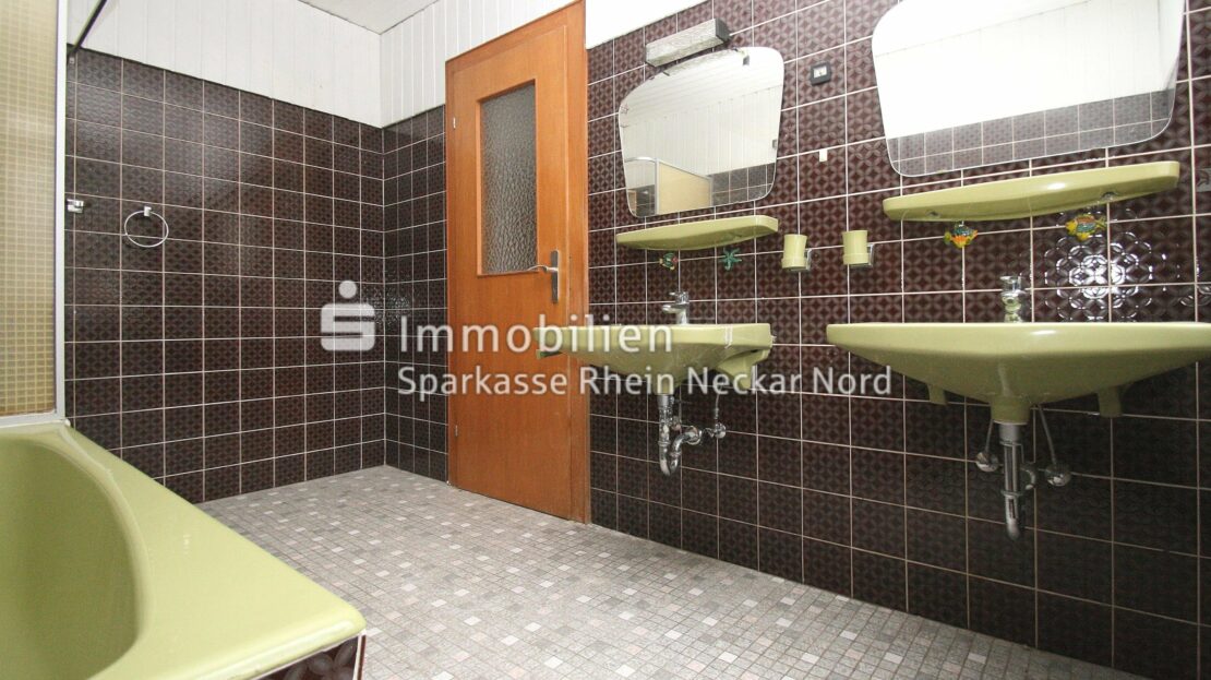 2 Waschbecken im TGL Bad EG