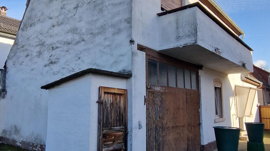 seitlicher Hausansicht