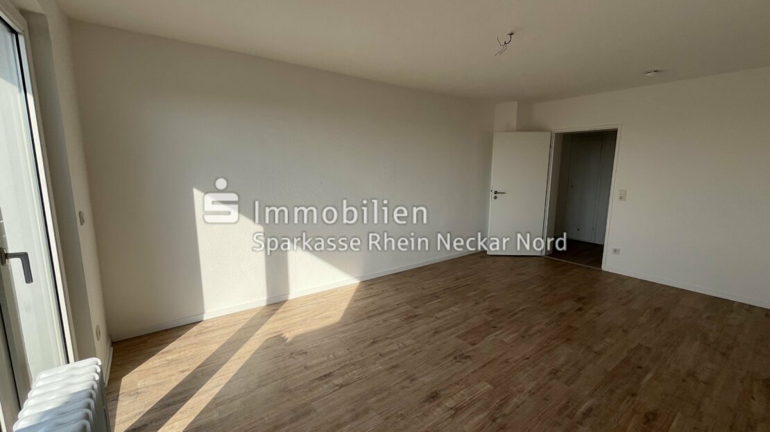 Schlafzimmer mit Blick zum Flur