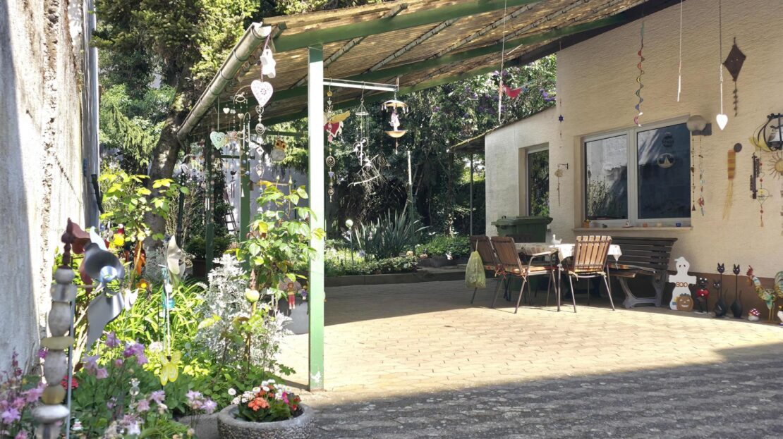 Innenhof, überdachter Sitzplat