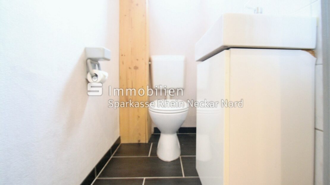 WC mit Fenster EG