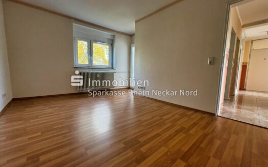 Renovierte 4-Zimmer-Wohnung mit zwei Balkonen