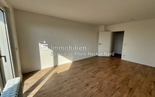 Zimmer mit Blick zum Flur