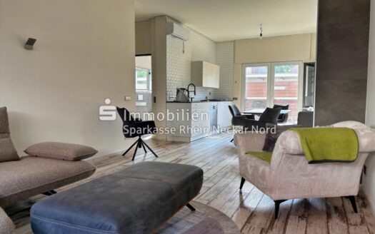 Design trifft Komfort: Kernsanierte EG-Wohnung mit Terrasse & Carport