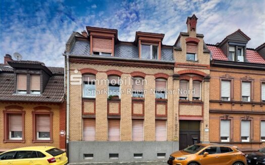 Altbaucharme & Potenzial: 3-Familienhaus in zentraler Feudenheimer Lage