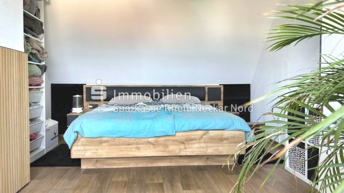 Schlafzimmer DG
